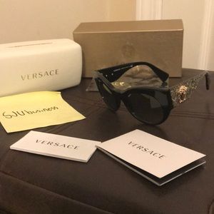 Women’s Versace Cat Sunglasses